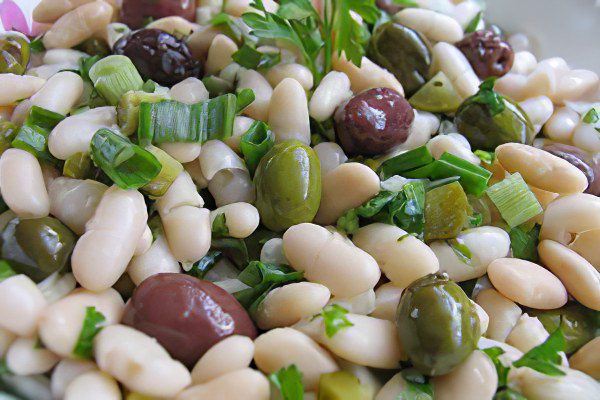 The benefits and harms of white beans