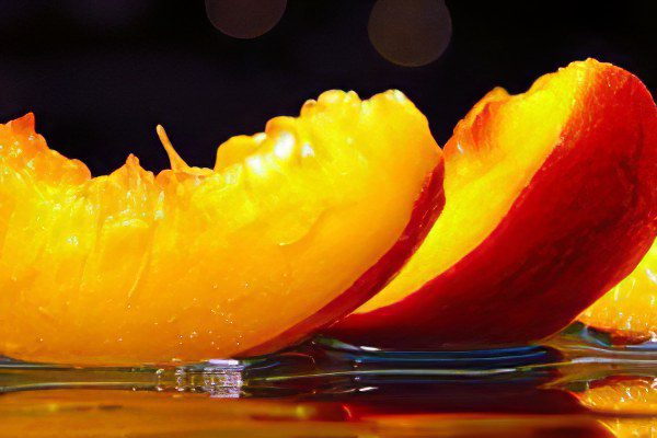 The benefits of peach for men and women, composition, possible harm