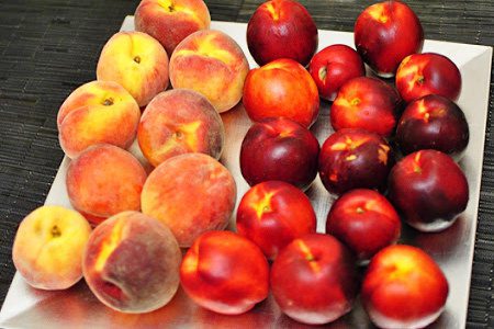 The benefits of peach for men and women, composition, possible harm