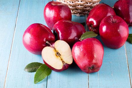 The health benefits and harms of apples