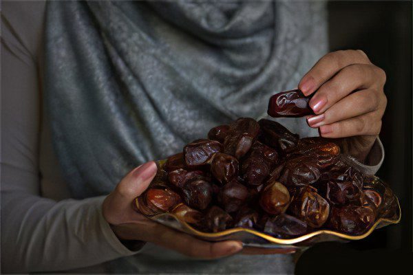 When can you eat dates, and when not, and how much?