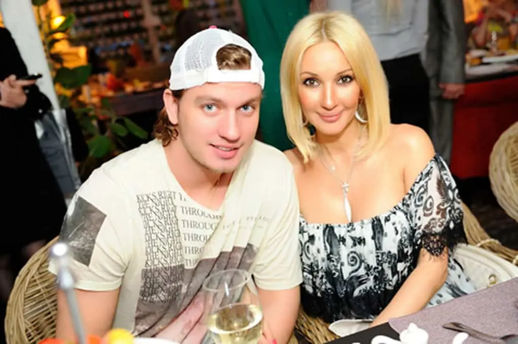 10 aged Russian celebrities who found themselves a young husband