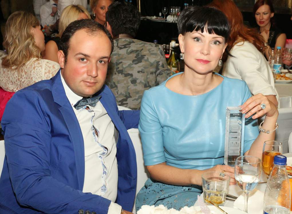 10 aged Russian celebrities who found themselves a young husband