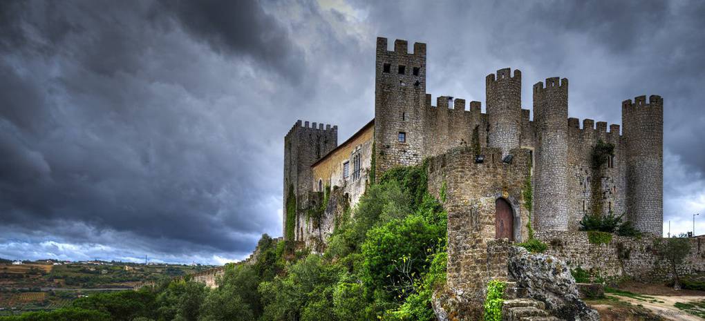 10 ancient castles in which you can live now