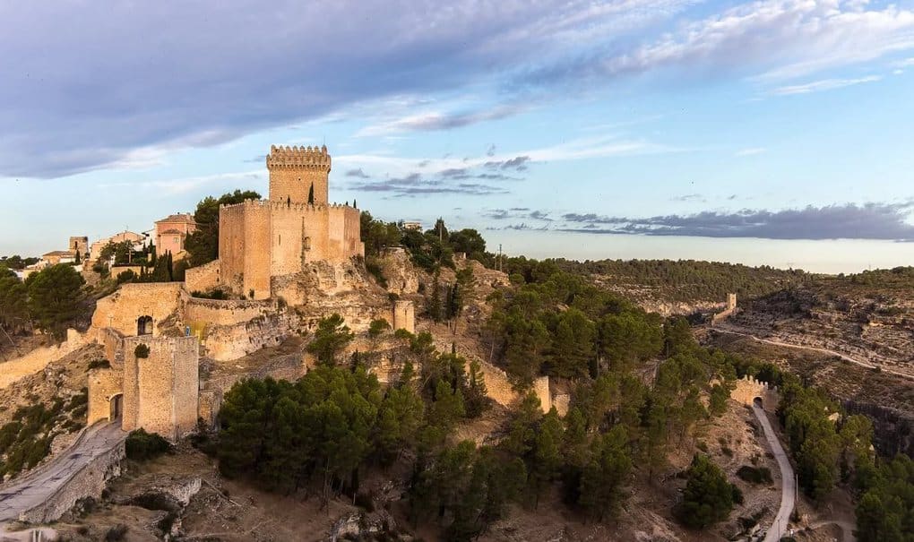 10 ancient castles in which you can live now