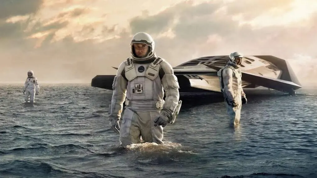 10 Astronaut Movies Like 2016s Passengers