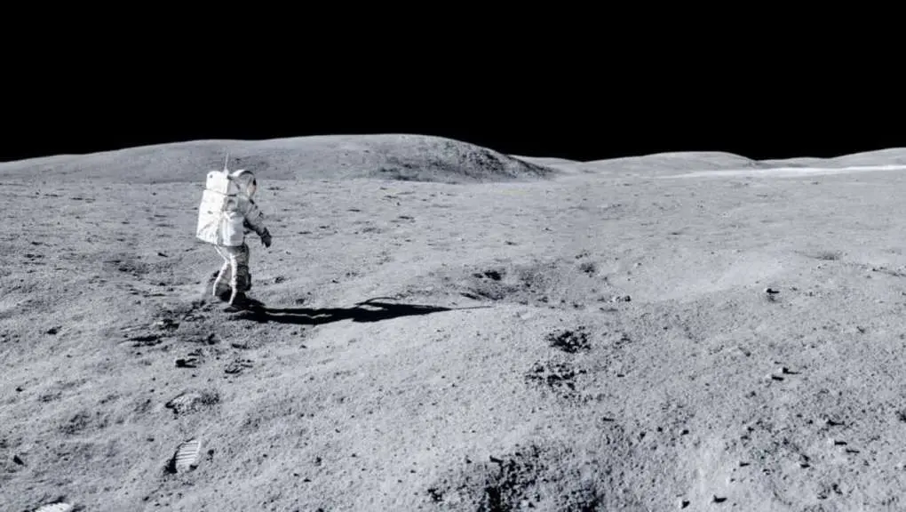 10 Facts About the Moon