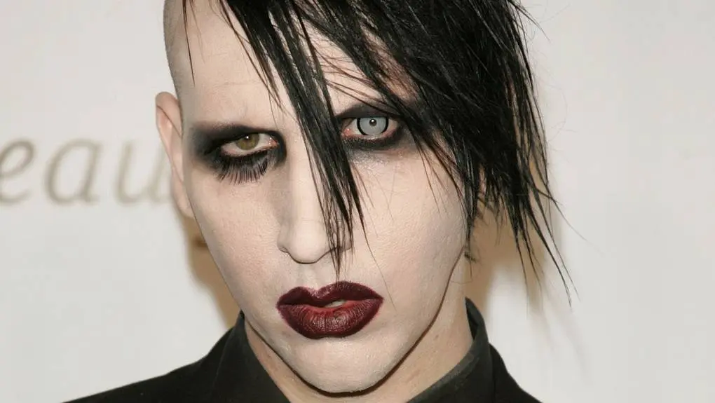 10 famous men who wear makeup