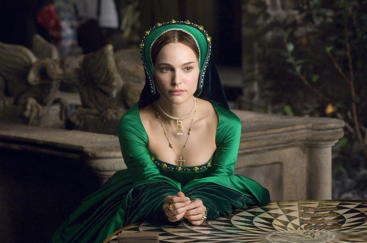 10 Historical Movies and TV Shows Similar to Reign