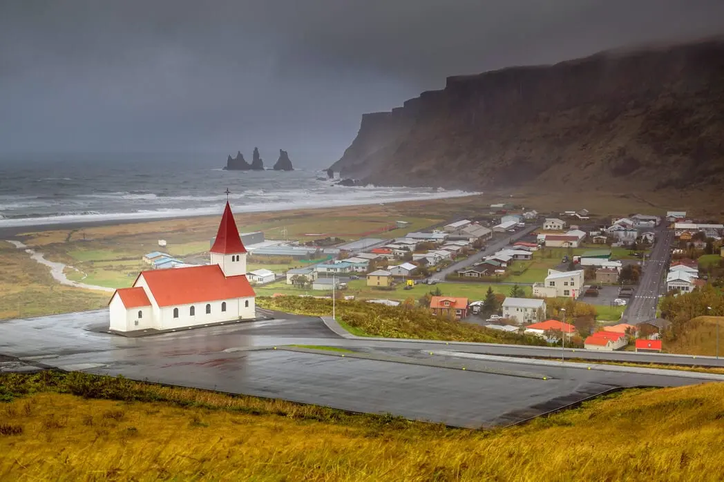 10 interesting facts about Iceland - a country with fascinating natural beauty