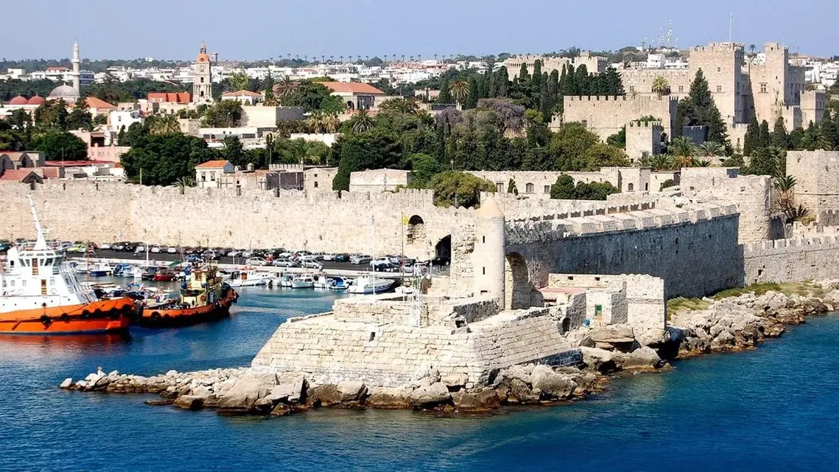 10 interesting facts about the city of Rhodes and the island of the same name