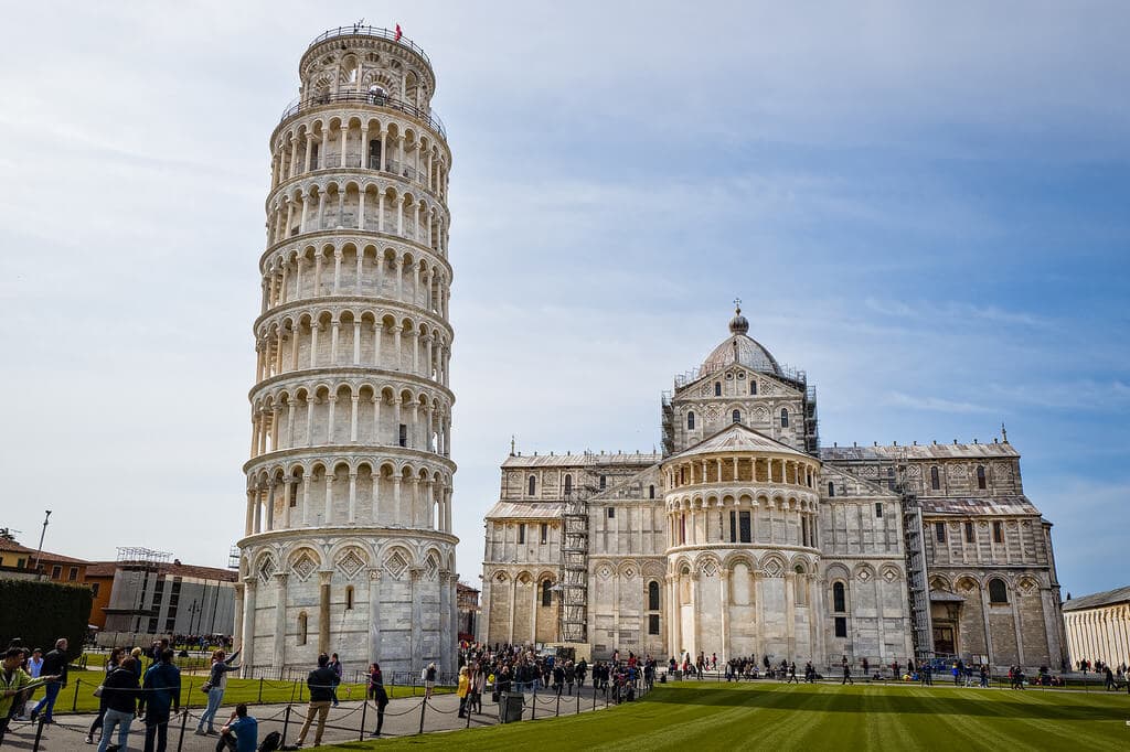 10 interesting facts about the Leaning Tower of Pisa - a unique piece of architecture