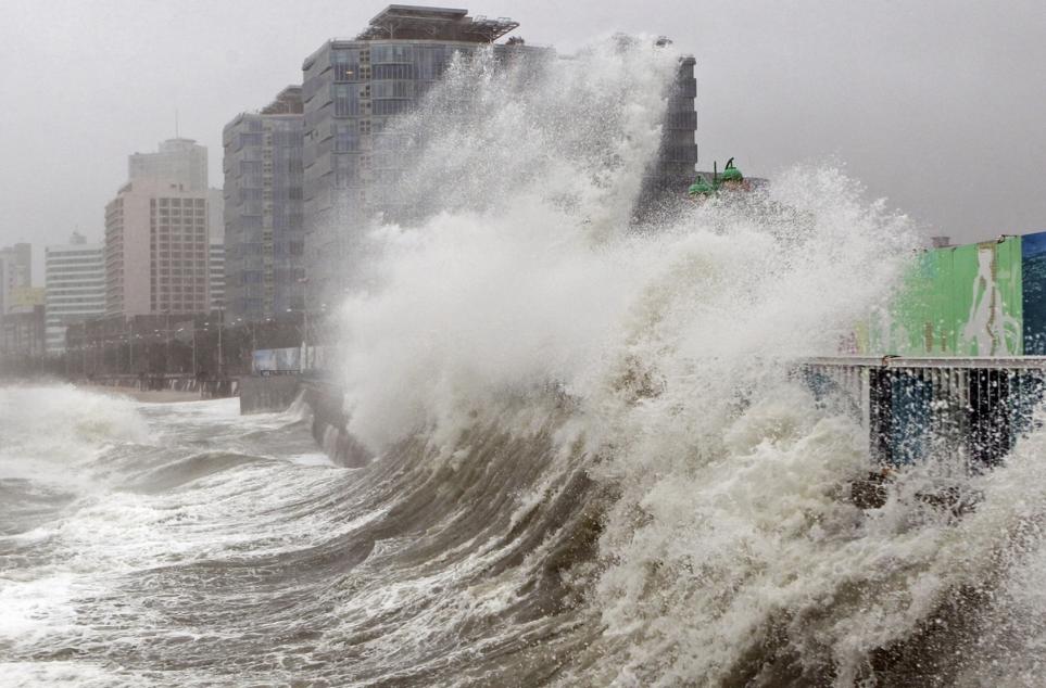 10 Natural Disasters That Could Ruin Your Vacation