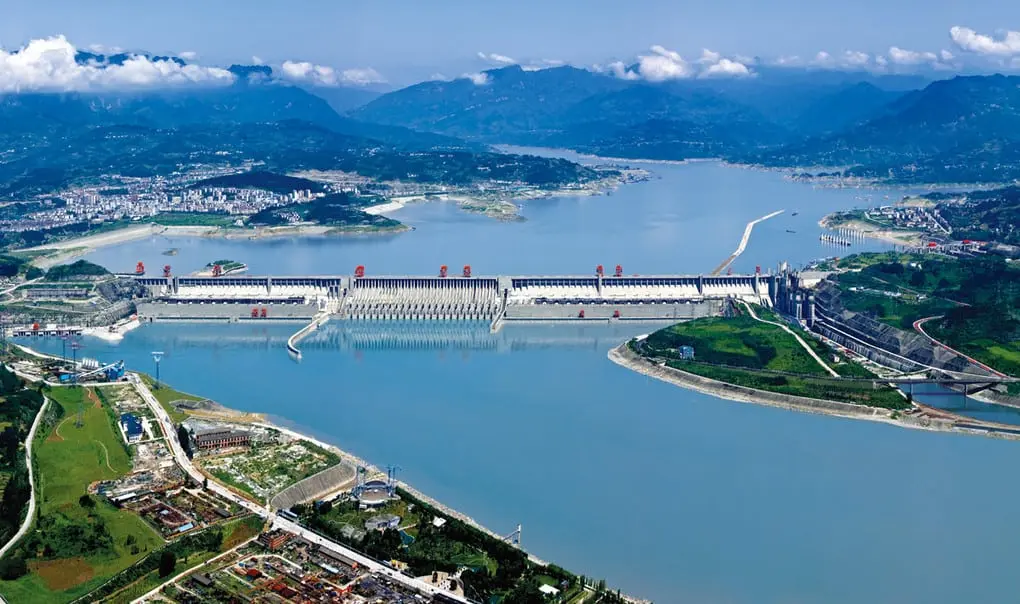 10 of the largest and most mesmerizing dams in the world