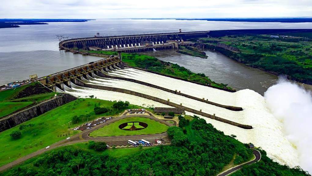 10 of the largest and most mesmerizing dams in the world