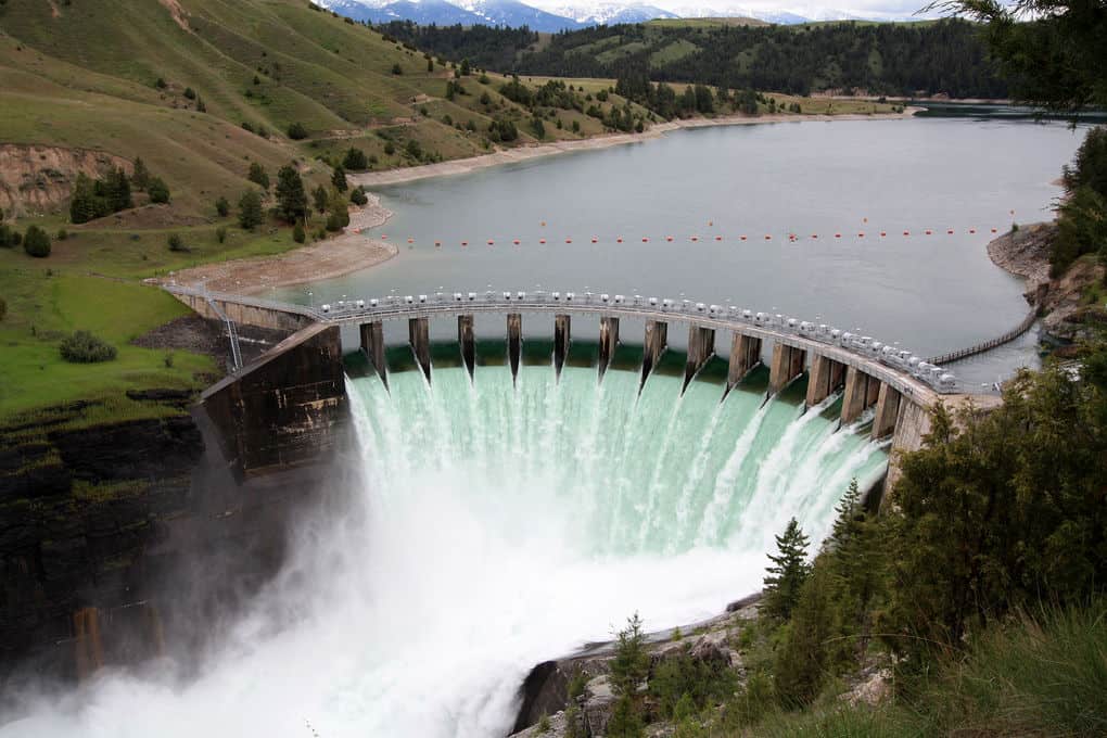 10 of the largest and most mesmerizing dams in the world