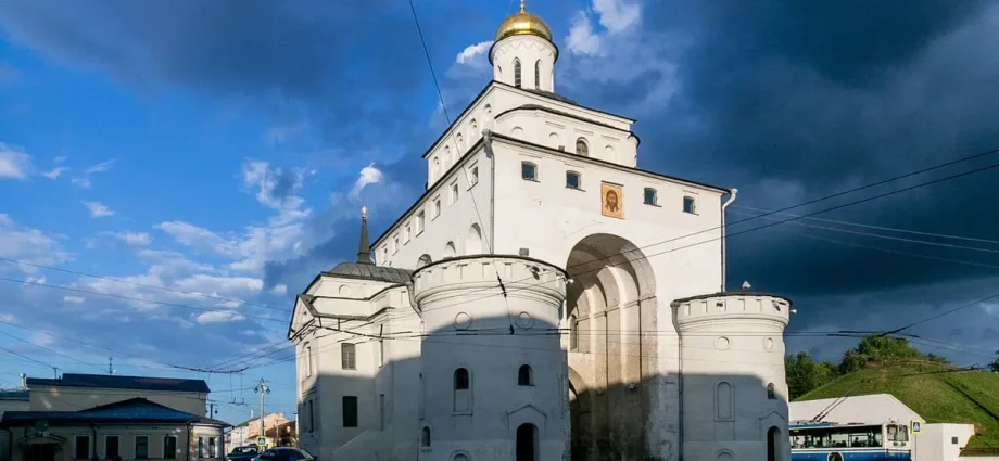 10 oldest buildings in Russia