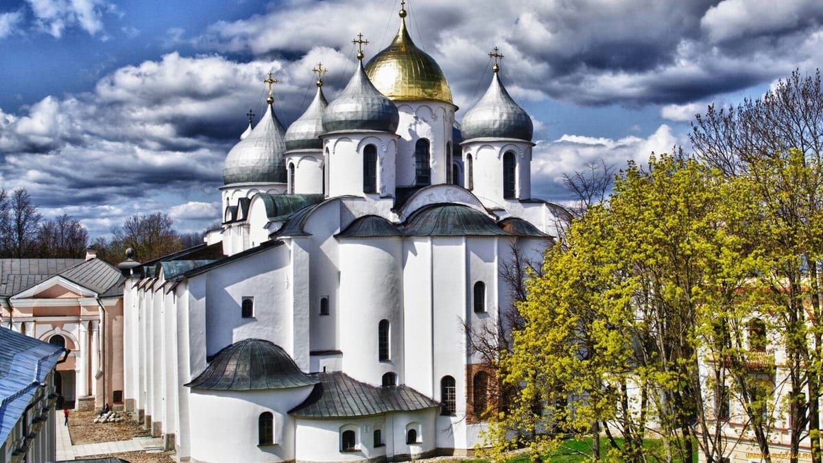 10 oldest buildings in Russia