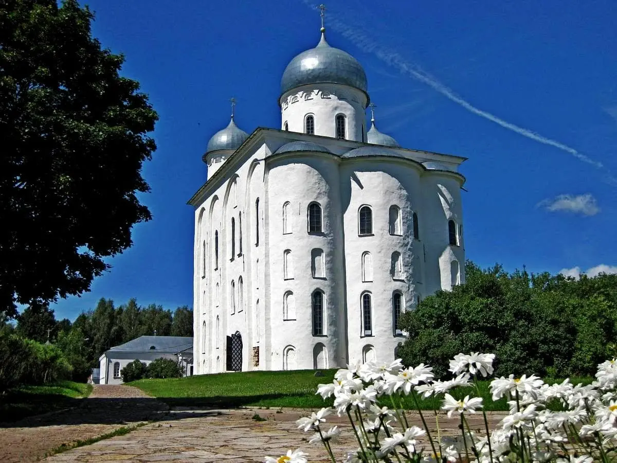 10 oldest buildings in Russia