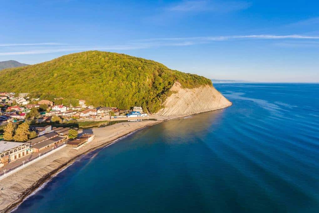 10 places for the cheapest seaside vacation in Russia