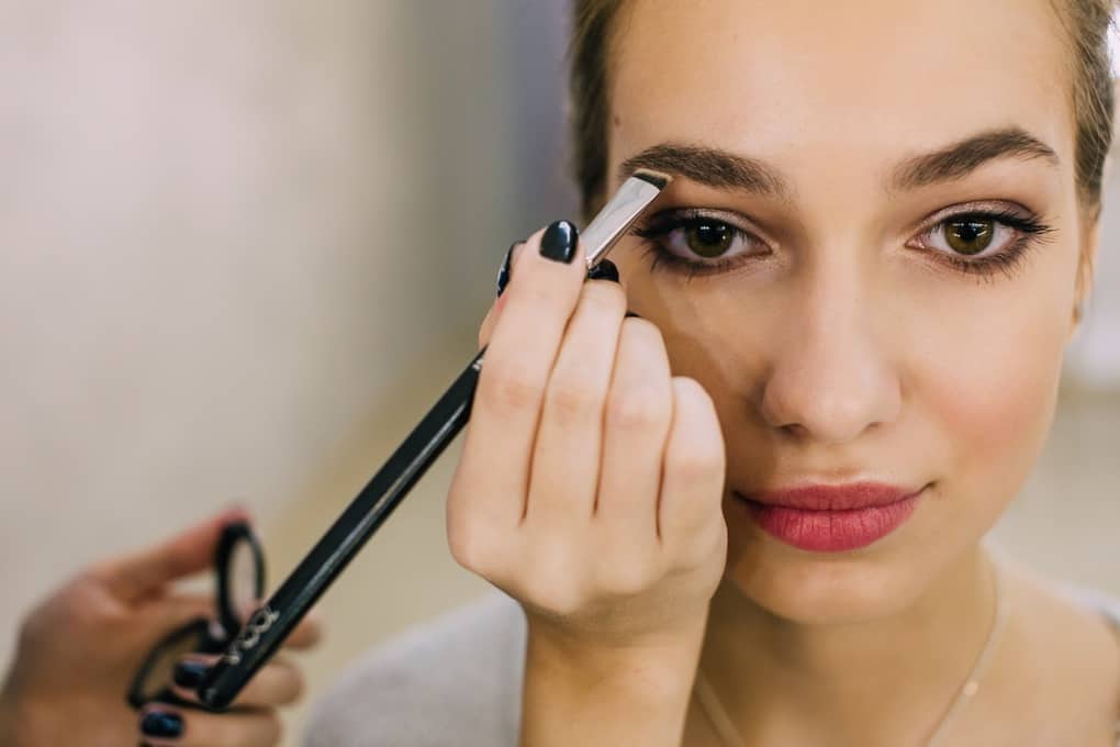 10 principles of makeup with an overhanging upper eyelid