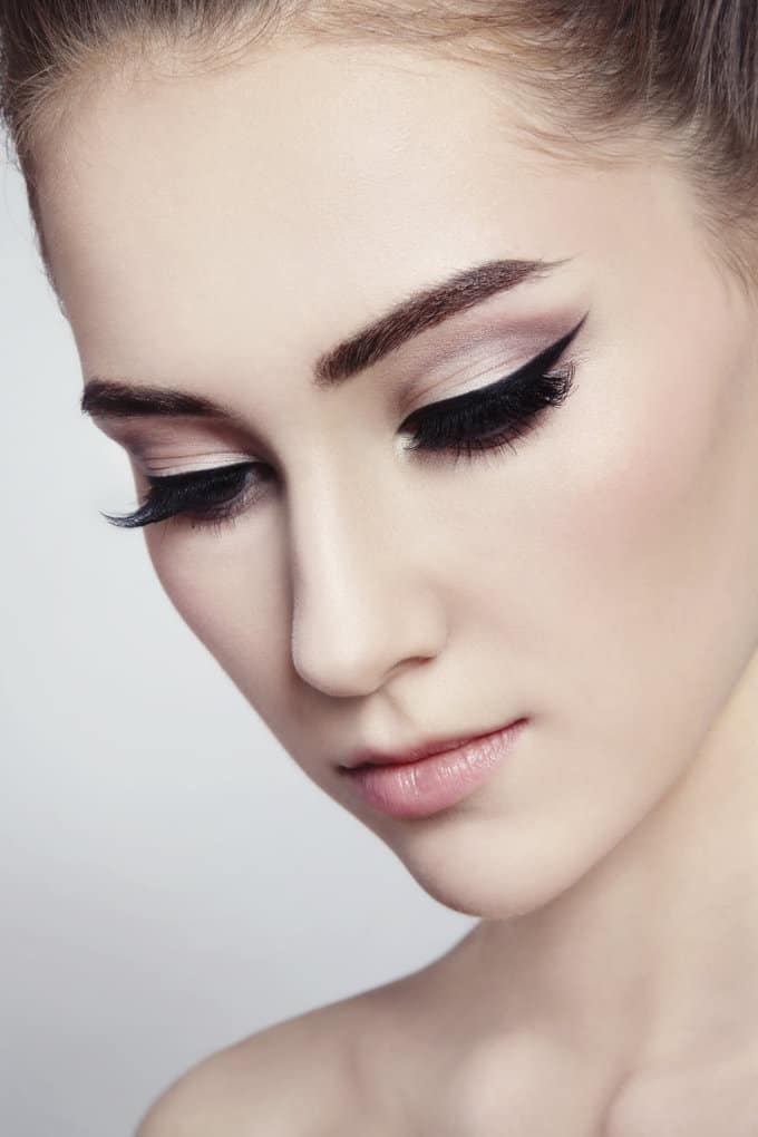 10 principles of makeup with an overhanging upper eyelid