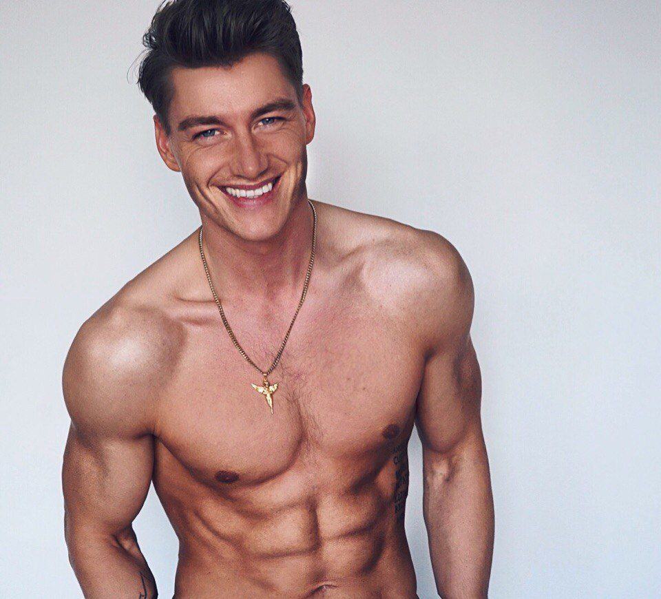 10 Russian male stars with a perfect body