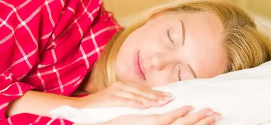 10 secrets of easy waking up in the morning