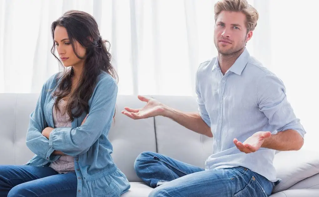 10 signs your husband is cheating