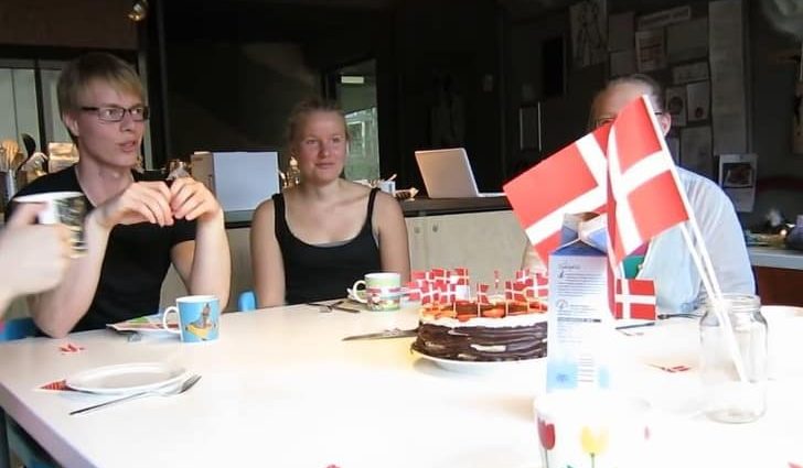 10 strange things that people from different countries do on their birthday