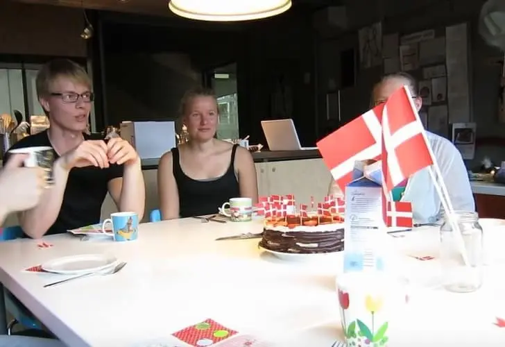 10 strange things that people from different countries do on their birthday