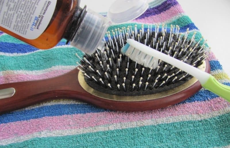 10 Unconventional Uses for a Toothbrush in Skincare