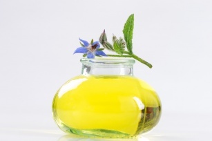 A way to strengthen and beautiful skin. 6 properties of borage oil