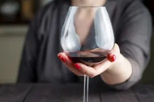 Alcohol on a slimming diet. How to drink alcohol so as not to gain weight?