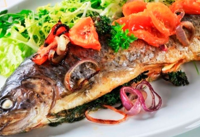 Baked trout in the oven in foil: delicious recipes