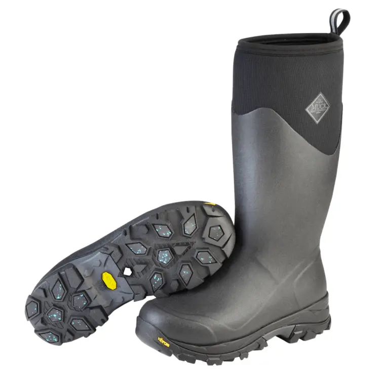 Boots for winter fishing: how to choose and the warmest models