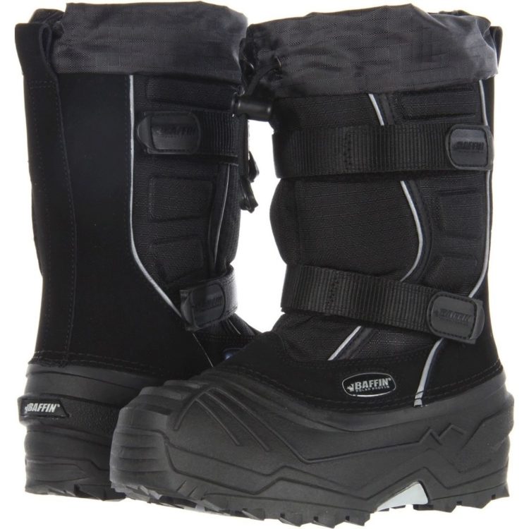Boots for winter fishing: how to choose and the warmest models