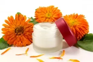 Calendula flower: the best way to soothe irritation, but not only!