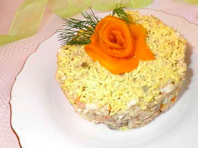 Canned fish salad with potatoes: recipes (classic, puff)