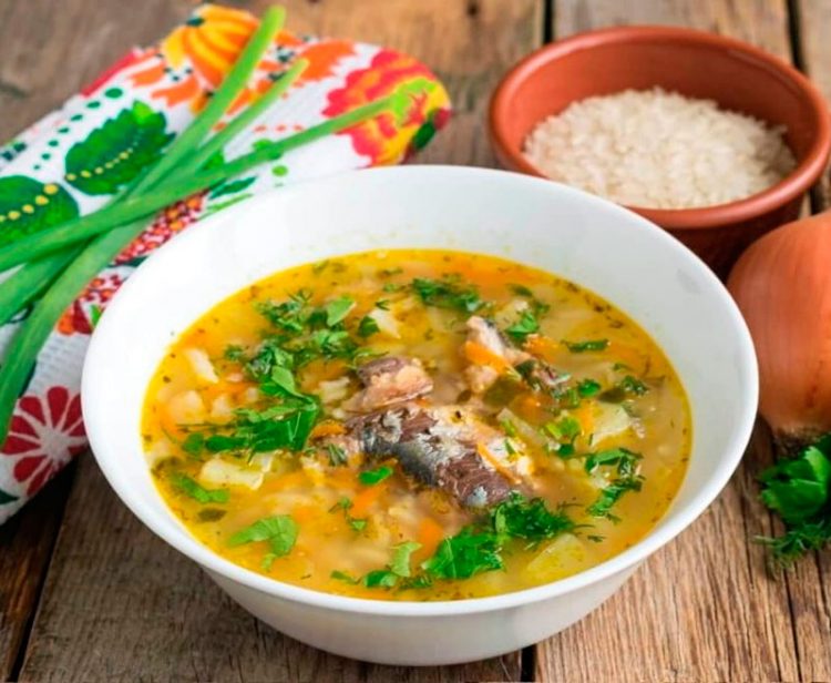 Canned fish soup: delicious recipes with rice, millet