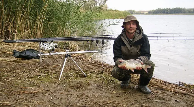 Carp fishing in autumn: in September, October, November. Overview of tackle and bait.