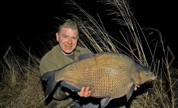 Catching a large bream on a bait: where to catch, the principle of fishing