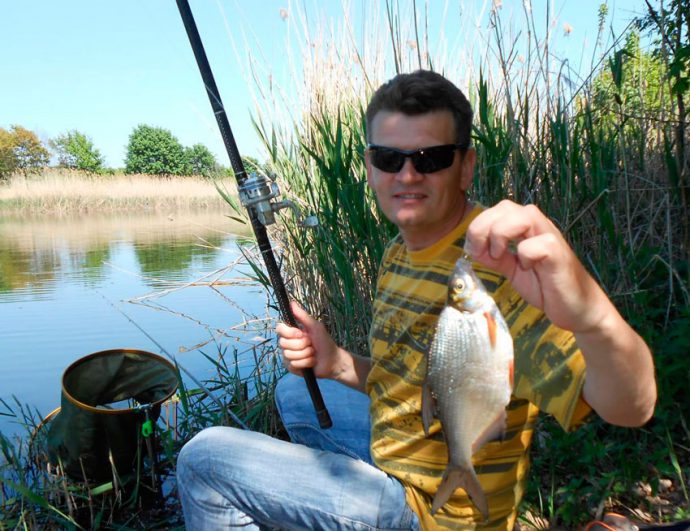 Catching a silver bream in spring, summer and autumn, how to fish with a float rod