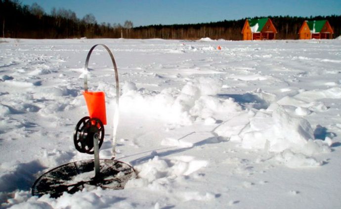 Catching pike perch on zherlitsy in winter: tackle, bait, fishing for sprat