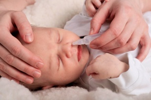 Odkrijte 10 načinov za lajšanje zamašenega nosu pri dojenčku!