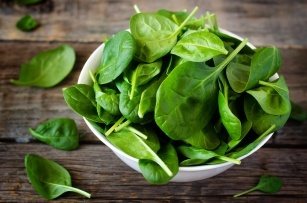 Scopri i benefici per la salute degli spinaci!