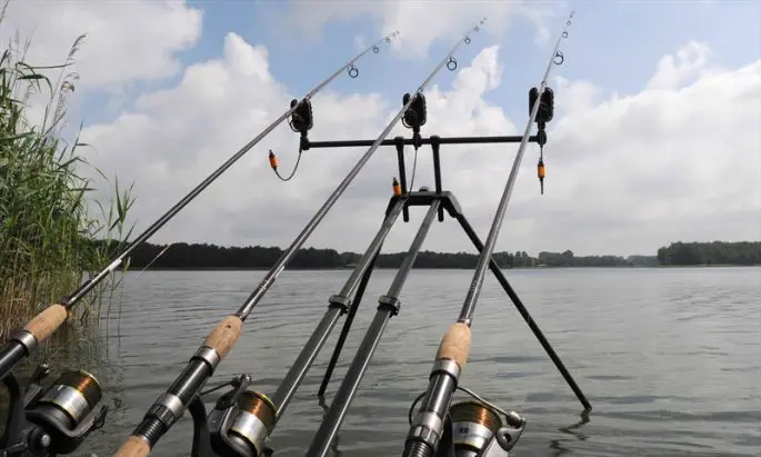 Do-it-yourself fishing rod stand, types and methods of manufacturing