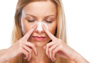 Do you want to deal with blackheads? Learn home remedies for blackheads!