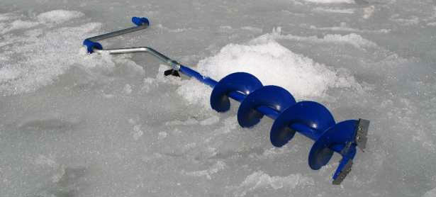 Drills for winter fishing, an overview of the types and characteristics of ice drills