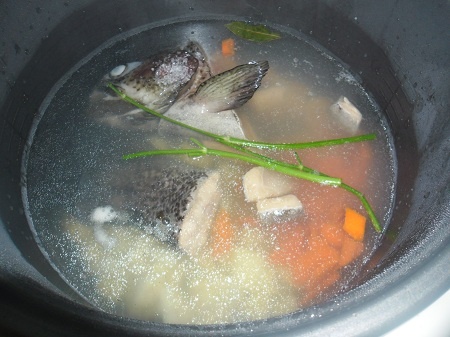 Ear from the head and tail of a trout, delicious recipes